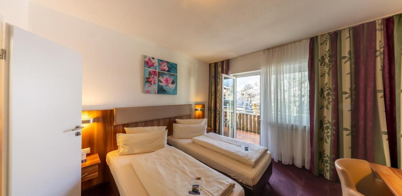 Loewen Hotel 3*