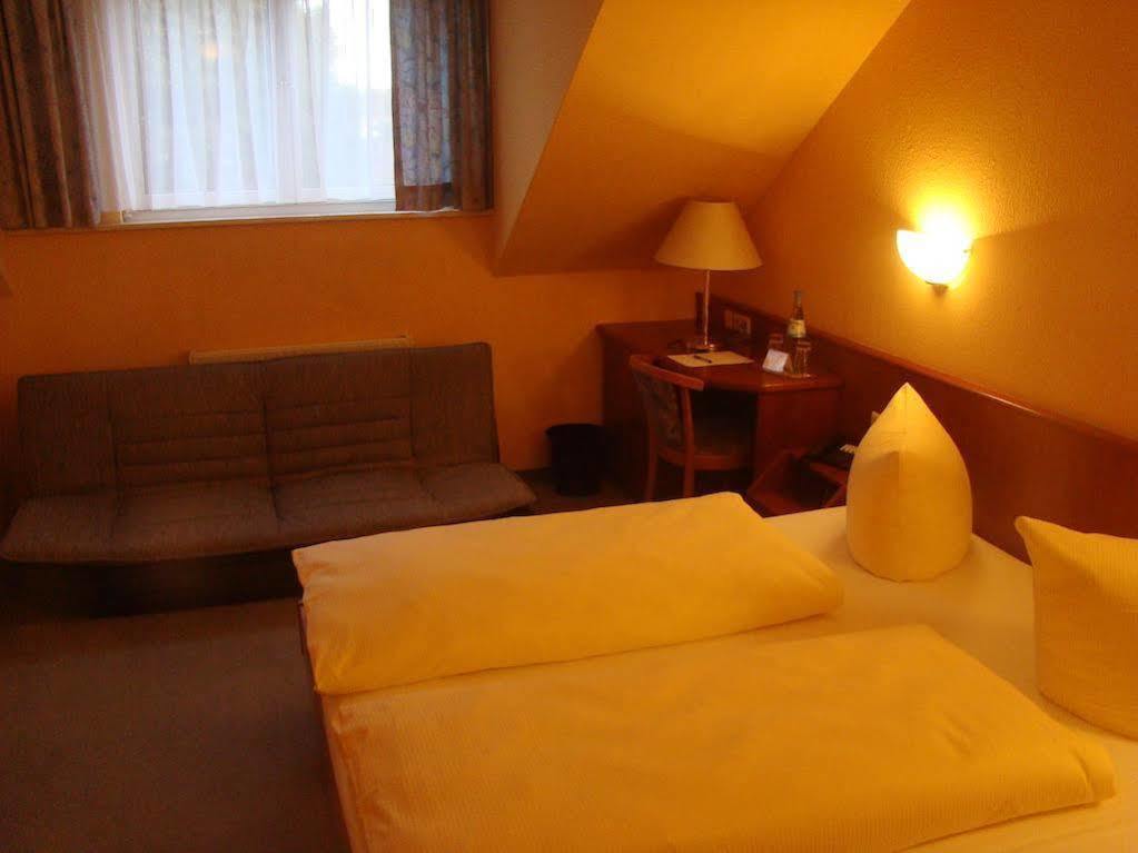 Loewen Hotel 3*