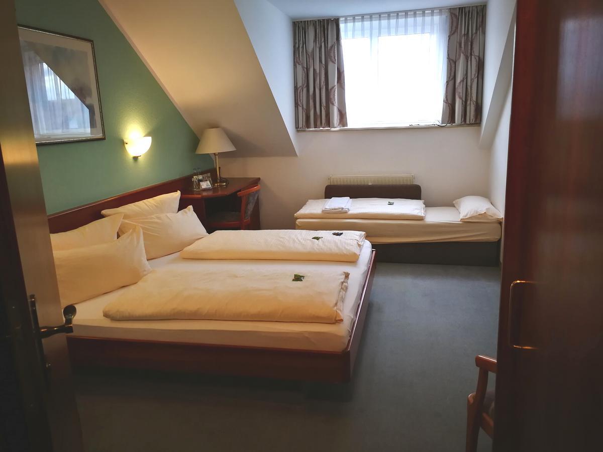 Loewen 3*
